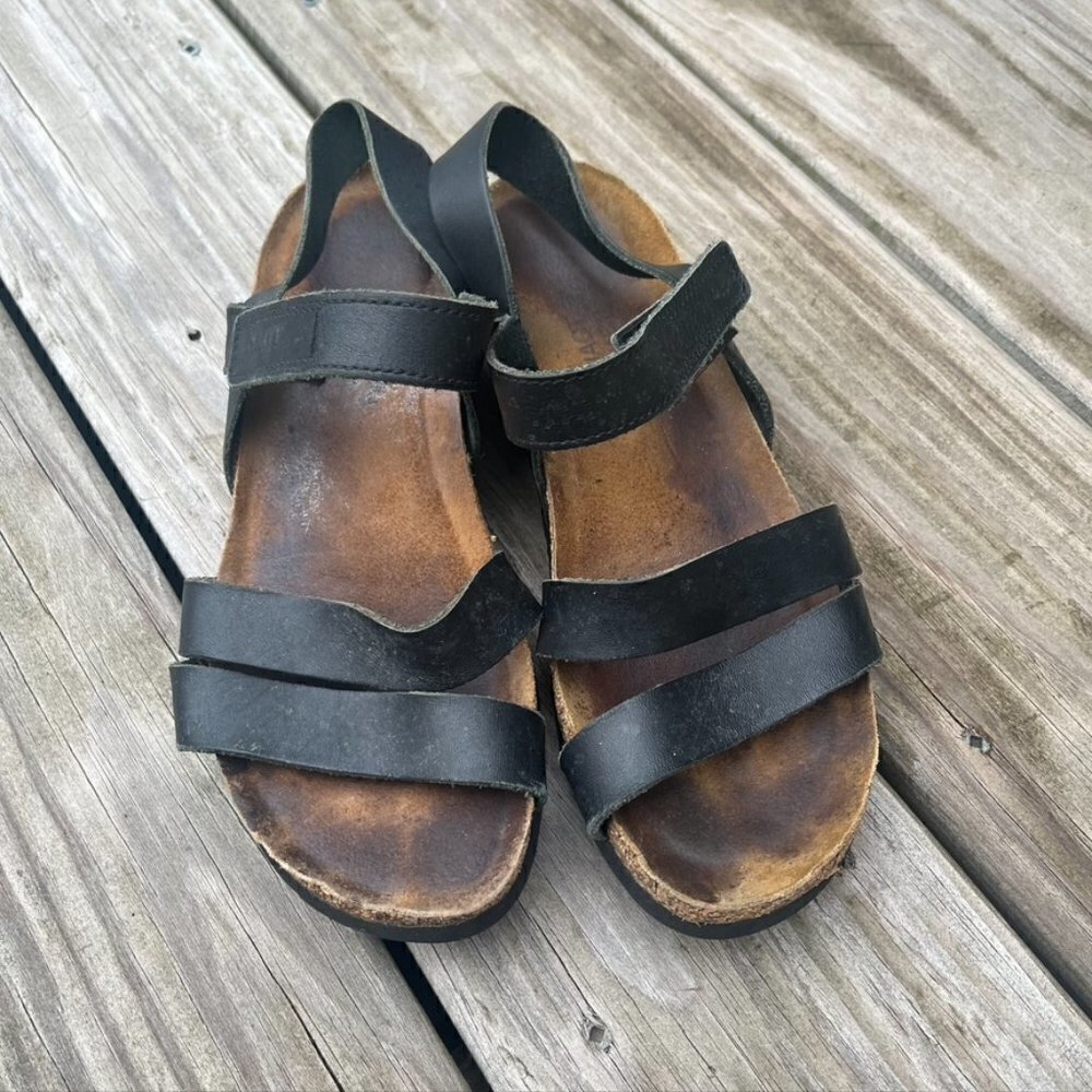 ** Naot Leather Black Strappy Low Wedge Comfort Sandals 39/US 8